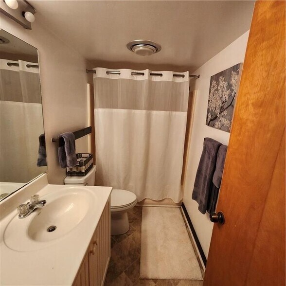 Building Photo - 405 Sconti Ridge