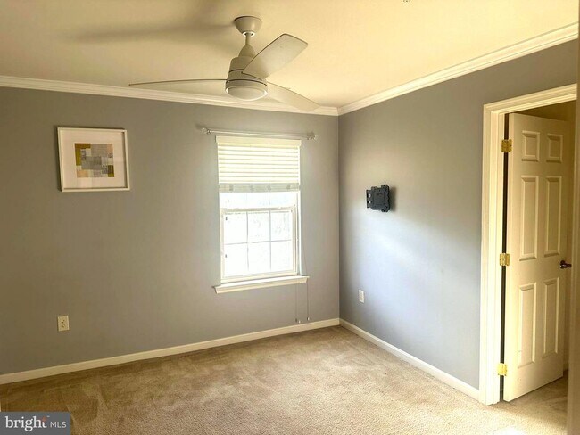 Building Photo - 1401 Windjammer Ct