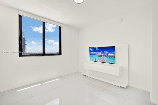 Building Photo - 5300 Paseo Blvd