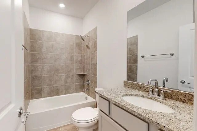 Building Photo - 21611 Shadowbrook Birch Dr