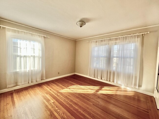 Building Photo - 127 22nd Ave