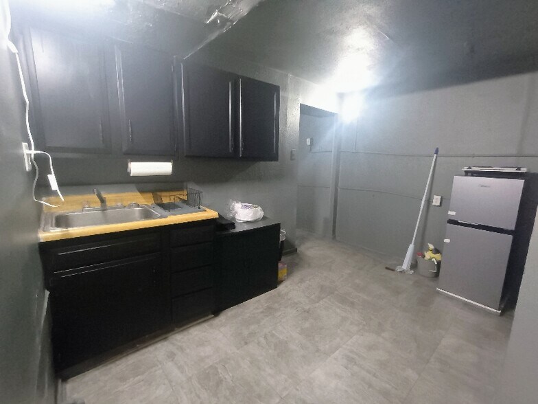 Building Photo - 9 Nutt Ave