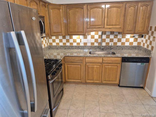 Building Photo - 41740 Aspen Dr