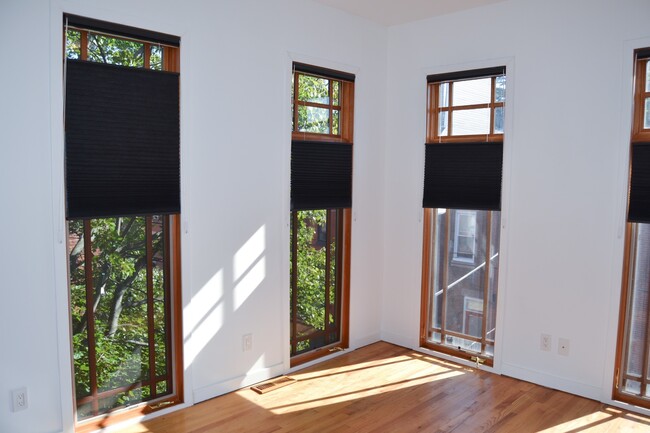 Third floor bedroom with custom 8 foot windows and blackout shades - 816 N Pennock St