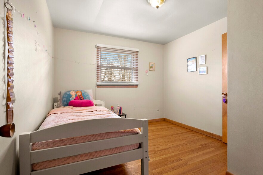 Bedroom 3 - 2614 Saemann Ave