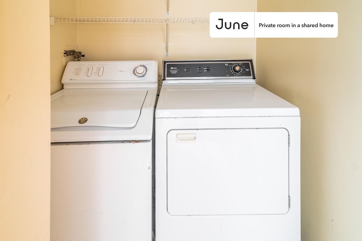 Building Photo - Room in Shared 2 bed/1 bath home