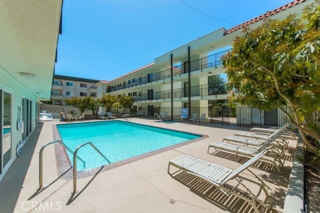 Building Photo - 1720 Ardmore Ave