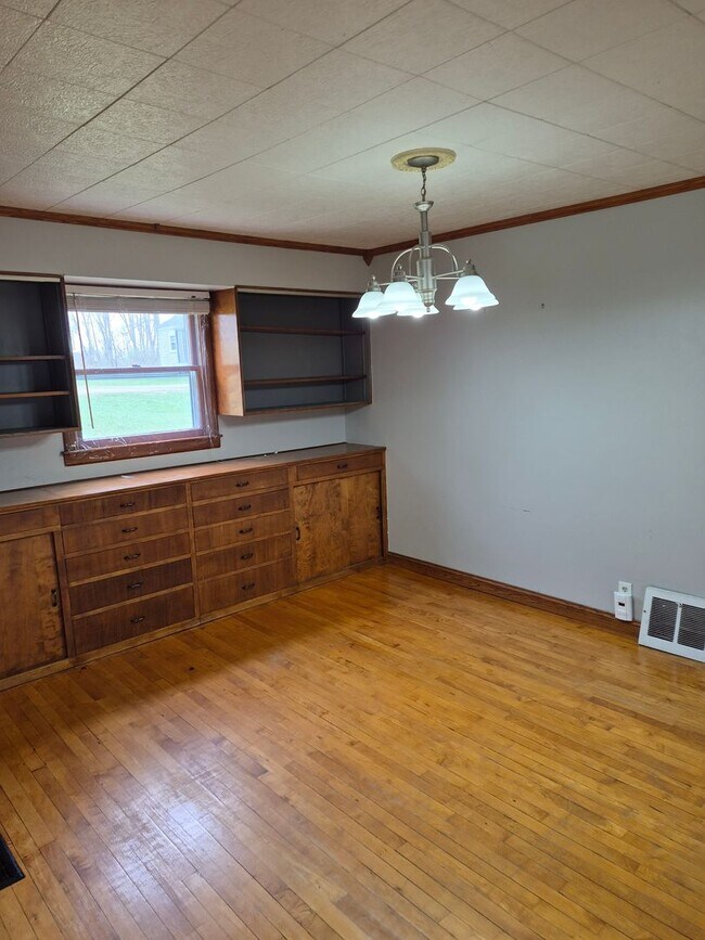 Building Photo - 4636 Wakefield Ave NE