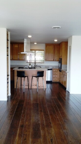 Kitchen Island and Bar - 5681 Desert View Dr