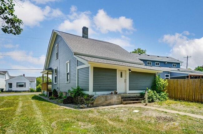 Building Photo - Spacious 3 Bedroom in Hamilton!
