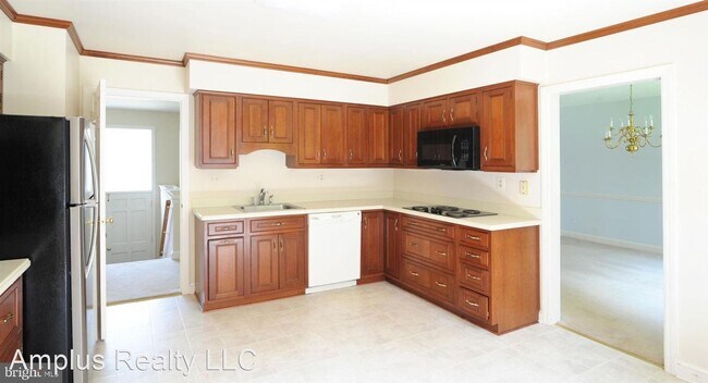 Building Photo - 5 br, 3 bath House - 6655 TENNYSON DR