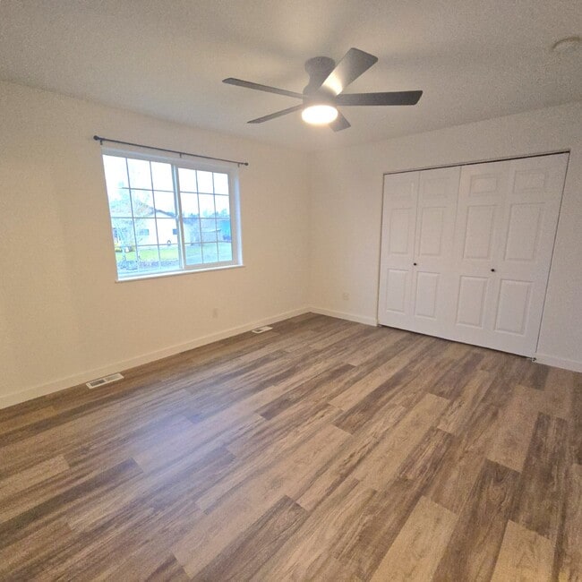 Building Photo - Remodeled 3 bedroom, 2 bathroom, 2 car garage + shop