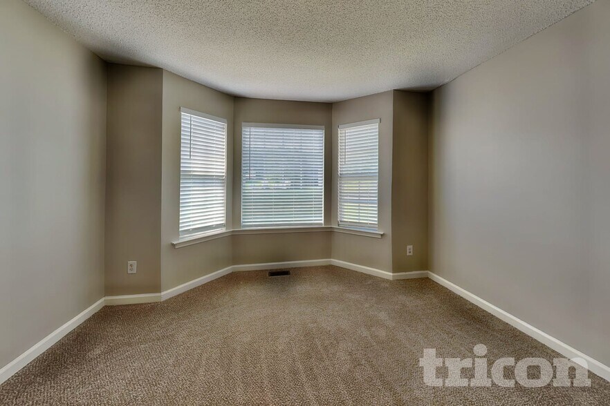 Building Photo - 6316 Wellington Ct