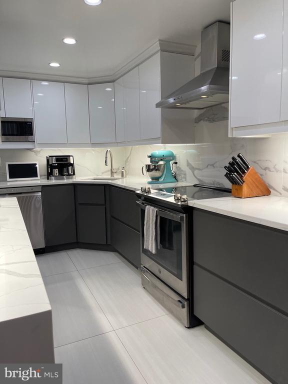 Building Photo - 519 G St SW