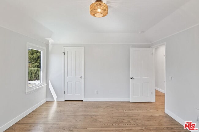 Building Photo - 2383 Panorama Terrace