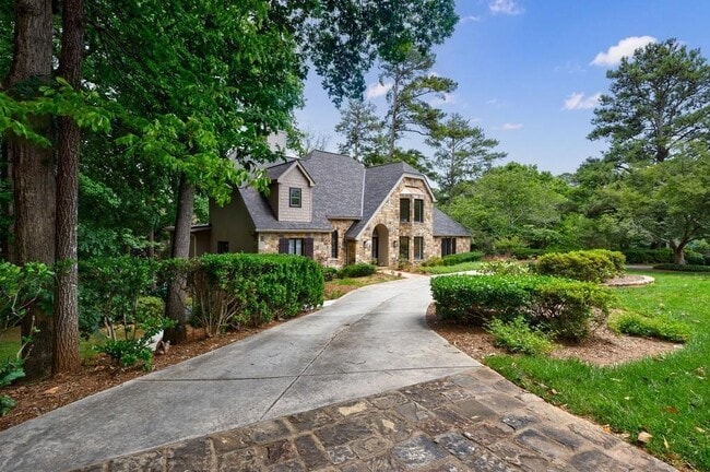 Building Photo - 459 Atlanta Country Club Dr