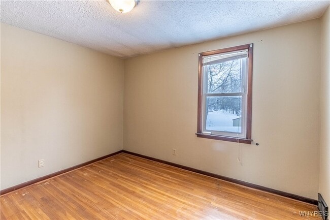 Building Photo - 194 Boncroft Dr