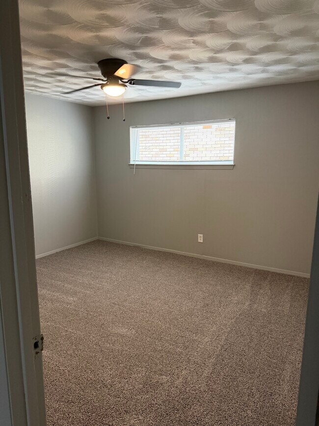 Building Photo - Pine Street Terrace