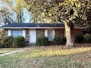 Building Photo - 408 Briarbrook Dr