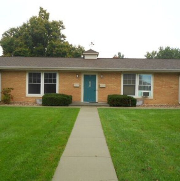 Building Photo - 112 E Dean Ave