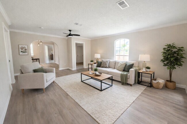 Building Photo - 5108 Clay St