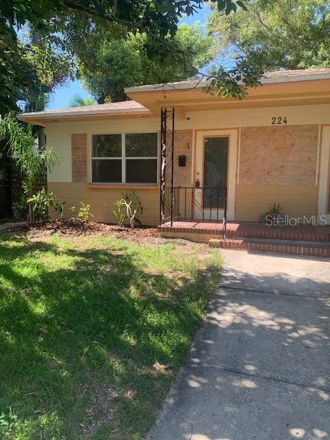 Building Photo - 224 11th Ave N