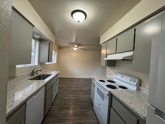 Building Photo - 3366 - Atreya