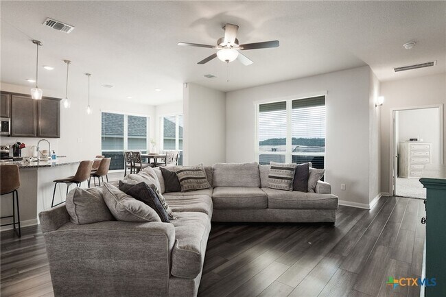 Building Photo - 445 Appalachian Trl