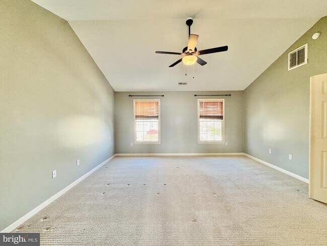 Building Photo - 28 Scotland Cir