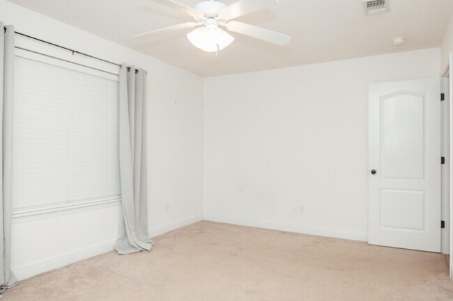 Building Photo - 641 Territory Ln