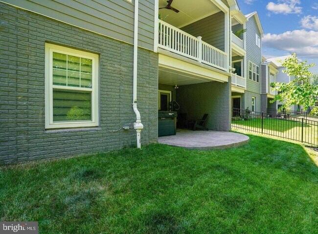 Building Photo - 17851 Woods Overlook Dr