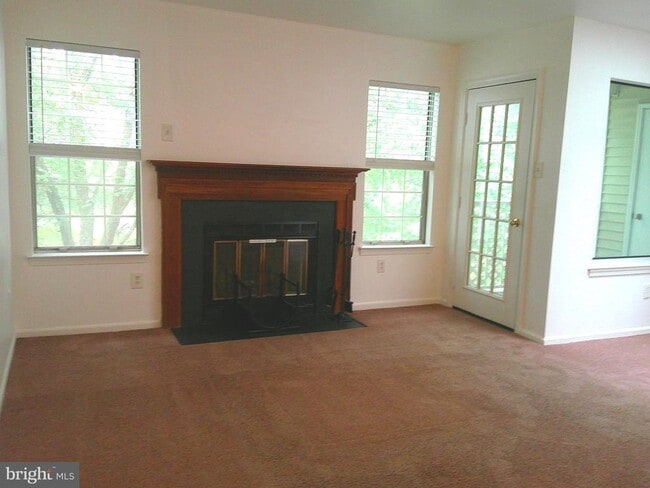 Building Photo - 308 Diamond Dr