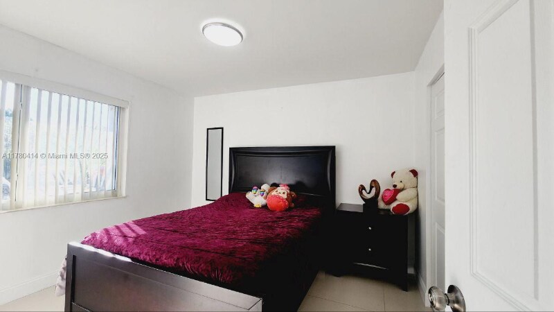 Building Photo - 434 SW 99th Ct
