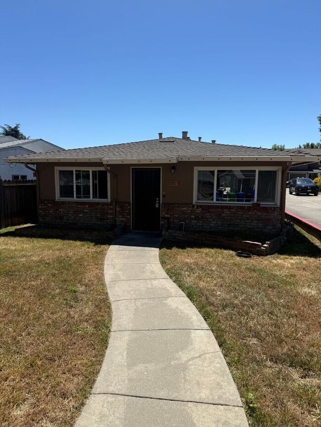 Building Photo - COMING SOON: Fully Remodeled 3 Bed / 2.5 Bath Home in Hayward's Cherryland Neighborhood