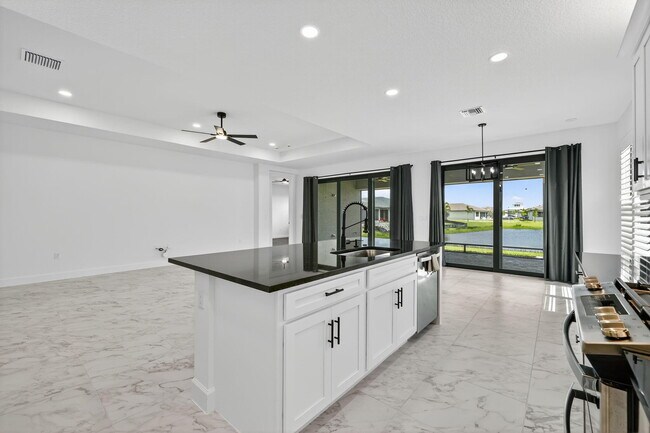 Building Photo - 12347 SW Compass Pt Dr