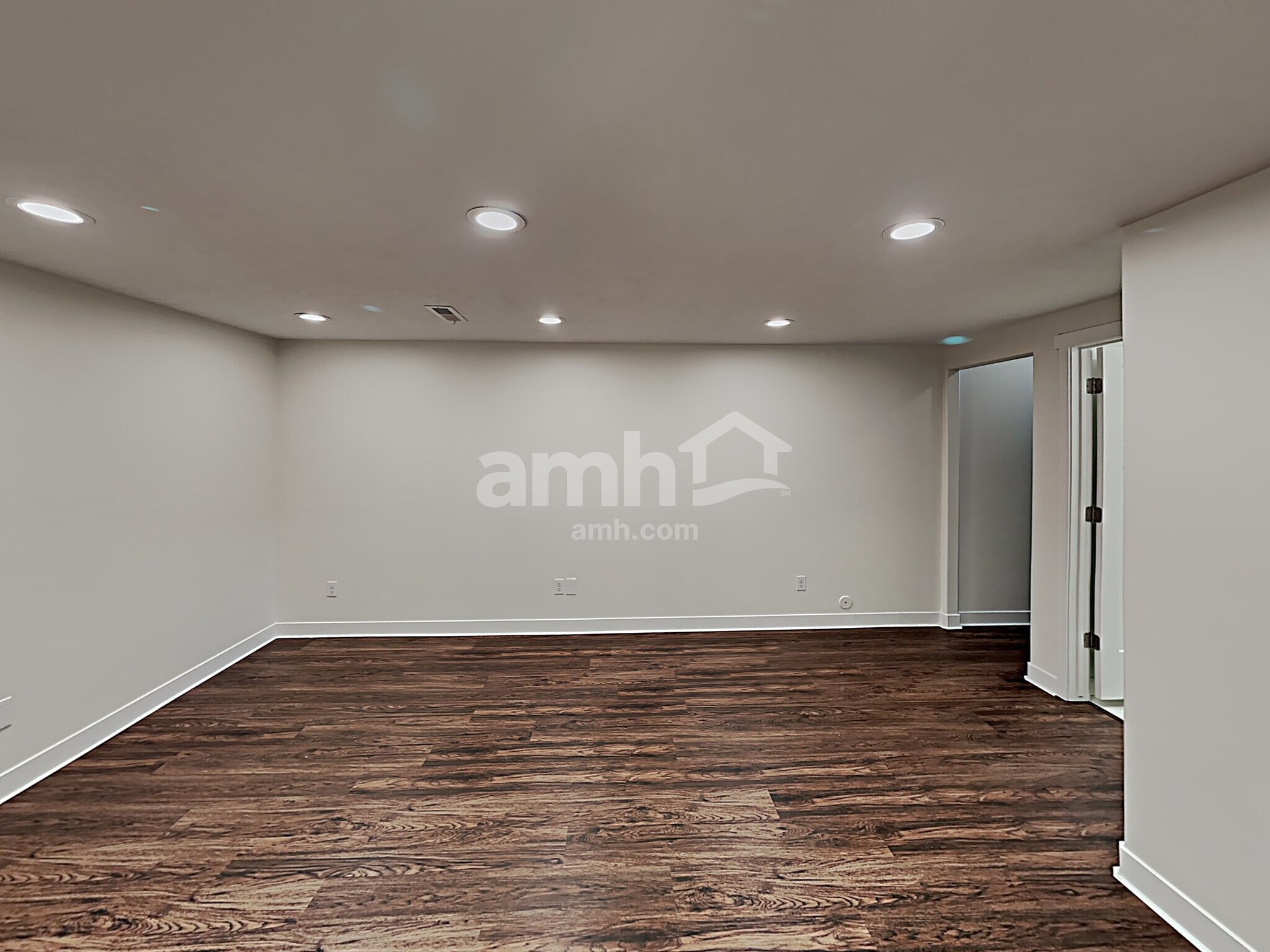 Building Photo - 602 Koins Way