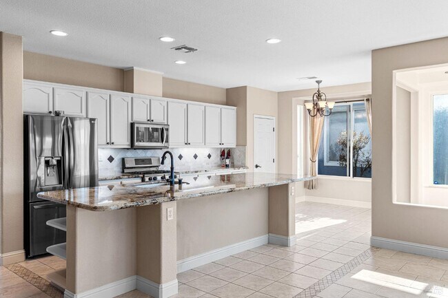 Building Photo - 351 Spyglass Dr