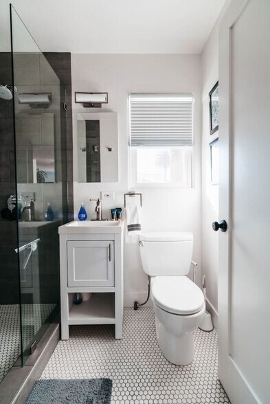 Building Photo - 4127-29 Vermont St