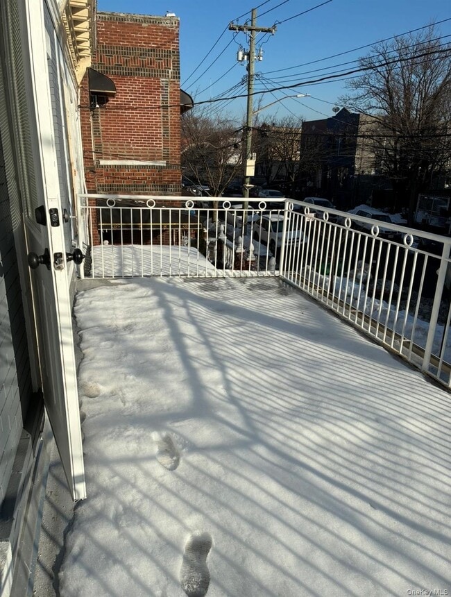 Building Photo - 740 Shepherd Ave