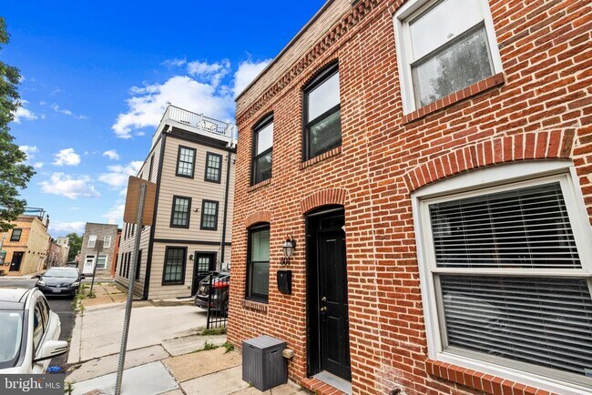 Building Photo - 601 S Rose St