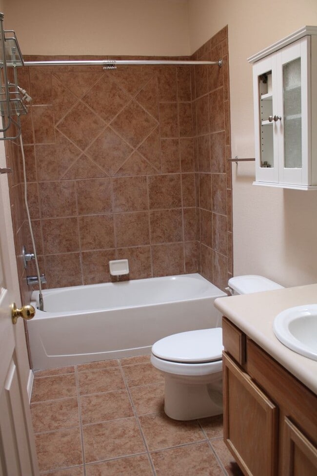 Building Photo - 3 Bedroom, 2 Bath Home for Rent