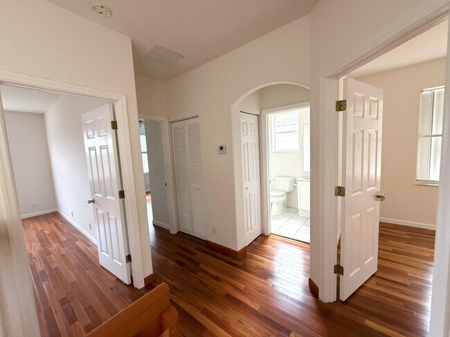 Building Photo - 1171 W Magnolia Cir