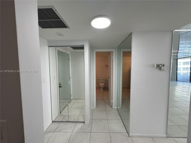 Building Photo - 600 Three Islands Boulevard