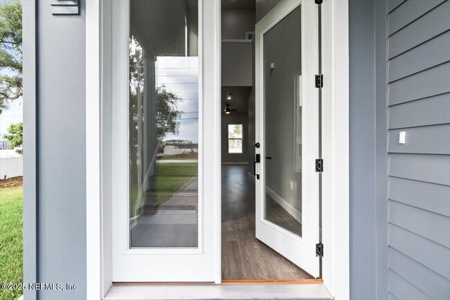 Building Photo - 5405 Heckscher Dr