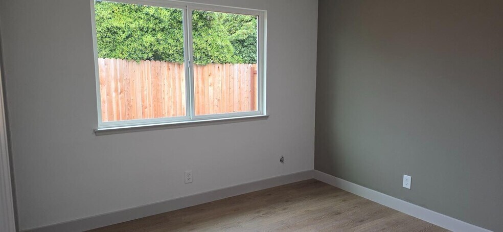 Building Photo - 6852 Westchester Way