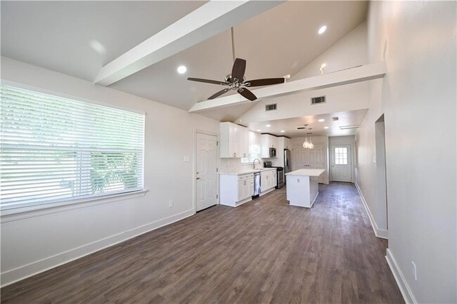 Building Photo - 401 Nursery Ave