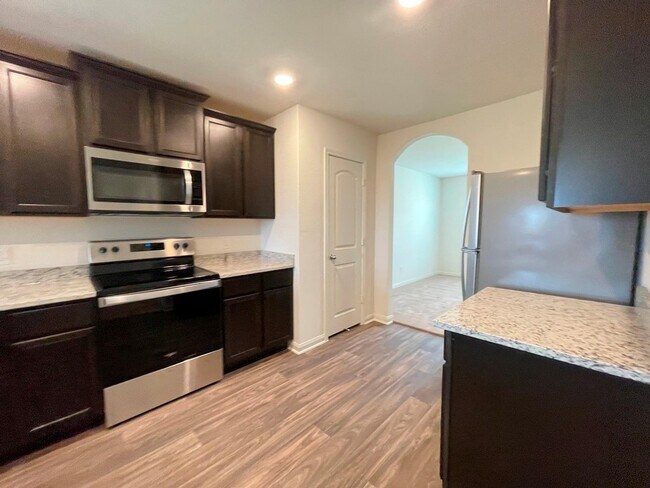 Building Photo - 313 Cres Park Dr