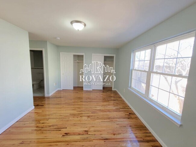 Building Photo - 921 Hunterdon St