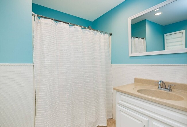 Building Photo - 27 Tanners Neck Ln