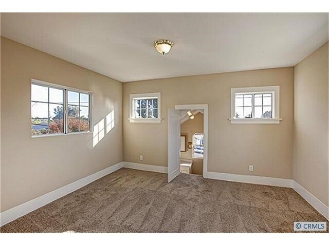 Building Photo - 9351 Russell St